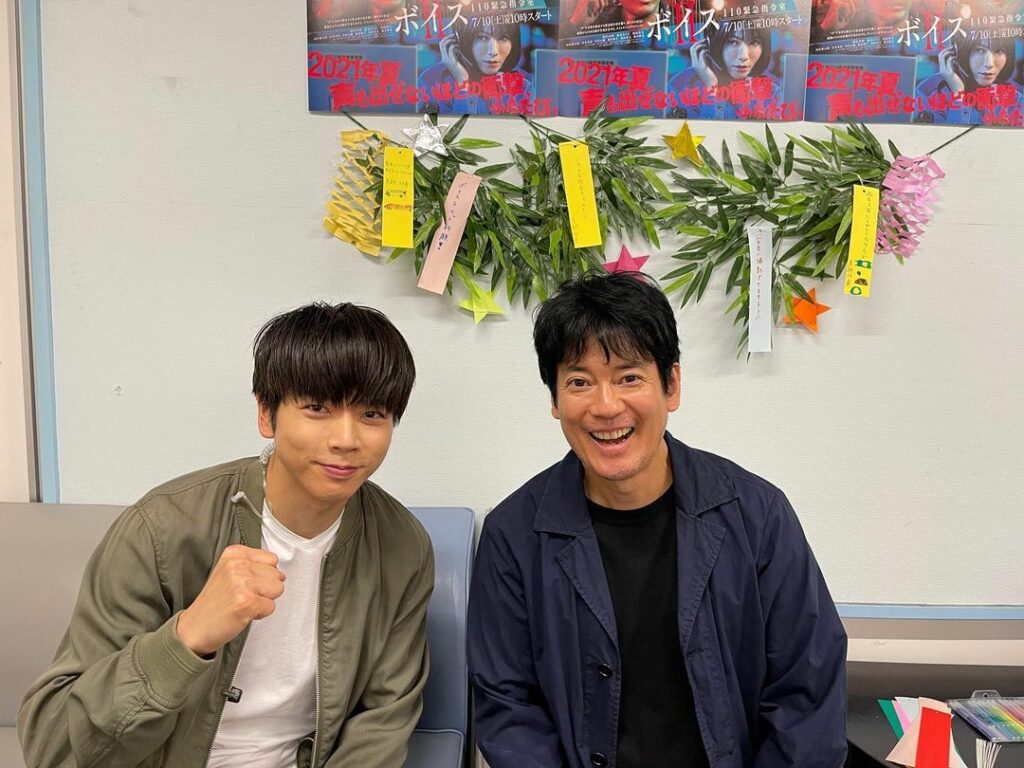 .
＼#ボイス2七夕祭り／

ラストはこちらの彦星お二方
兄貴(#唐沢寿明)と
透ちゃん(#増田貴久)の
七夕オフショット

Twitterに書いた裏話の続き…...