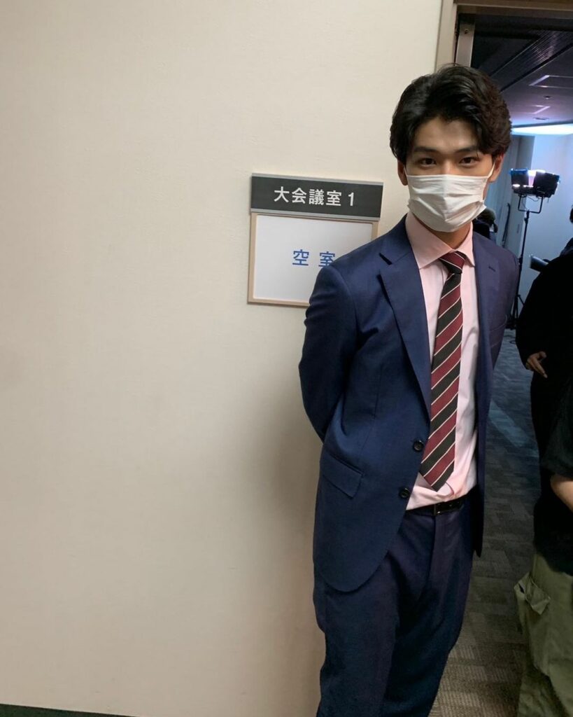 NTV-Voice-ボイス 110緊急指令室: .
\のぞき見していたのは…/
※公式Twitterを先に見てください
撮影中の大会議室をのぞき見していたのは…
片桐役の #中川大輔 さんでしたー
こちら… .
\のぞき見していたのは…/
※公式Twitterを先に見てください
撮影中の大会議室をのぞき見していたのは…
片桐役の #中川大輔 さんでしたー
こちら...