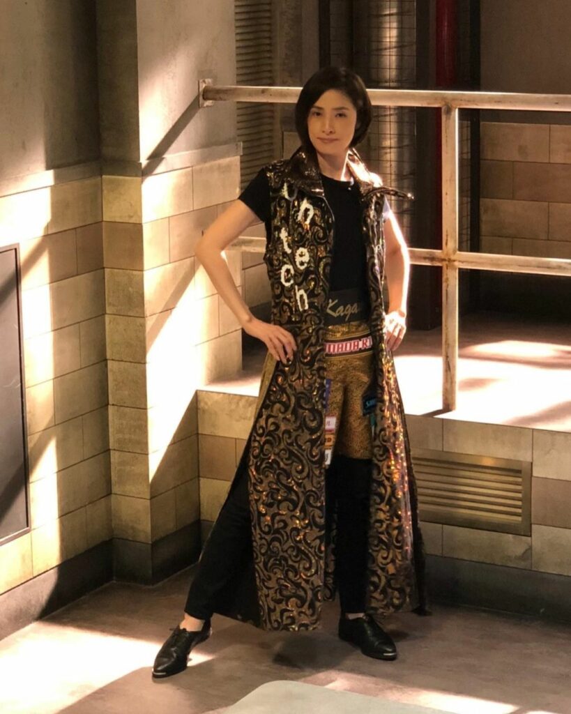 ボクシングの衣装でバッチリ
かっこいい #有希子 を激写

ドラマには出てこなかった
特別ショットです

取調室の照明や
手すりもかっこよくて、
なんだかリング...