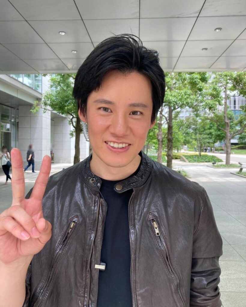 .
＼５話オフショット／

出動班・佐伯役 #宮田佳典 さん

質問企画の動画内でも話していましたが
５話の声優ゲスト #梶裕貴 さん
のファンだという宮田さん...