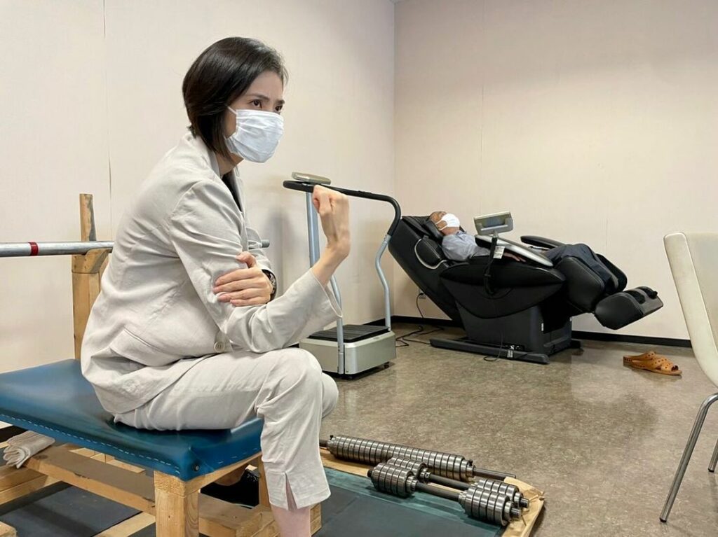 前回ご好評につき写真でお届け！

今夜の放送に向けて、
スタンバイ中！！
でんでん大活躍！

天海祐希...