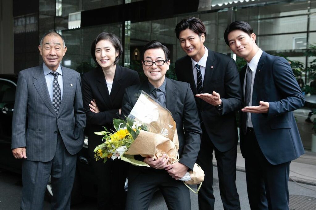 #緊急取調室
最終回まで #あと2時間

モツさーーん！！
#鈴木浩介 さんクランクアップ

#モツナベヤマ が揃いました

#キントリ
#天海祐希
#速水もこ...