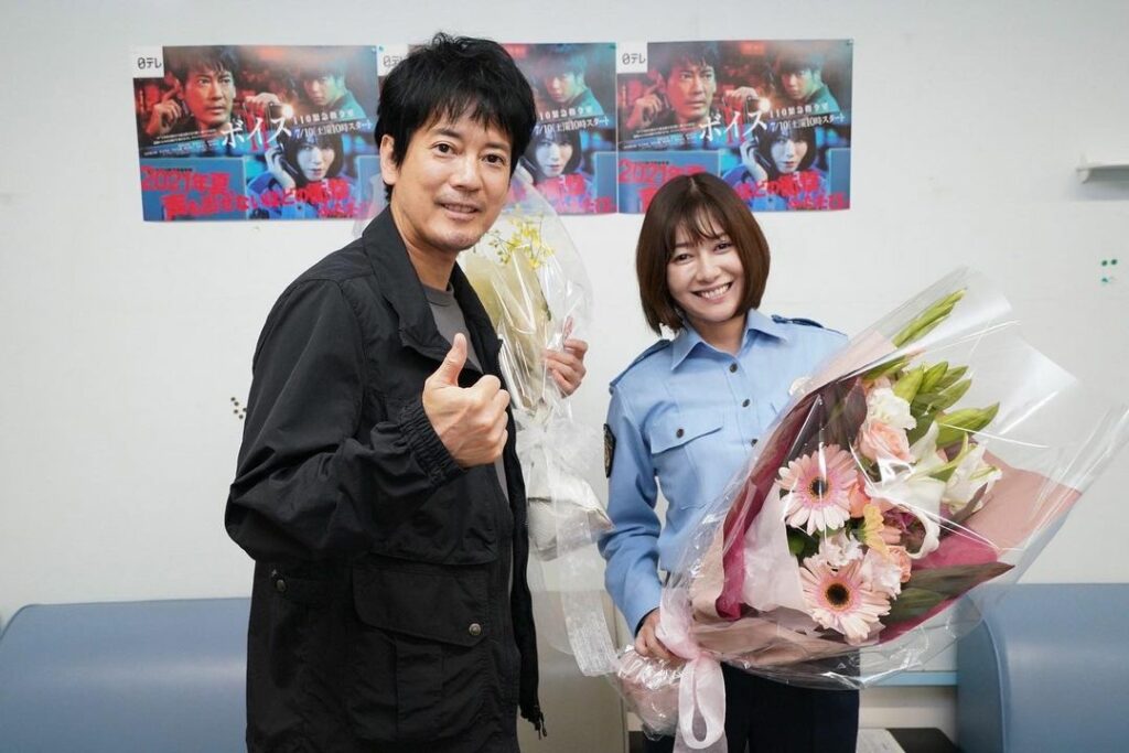 .
／
#唐沢寿明 #真木よう子
クランクアップ
ついに明日、最終回
＼

「スタッフはずっとマスクをして撮影に臨み大変だったと思います。今回は指令室のメンバー...