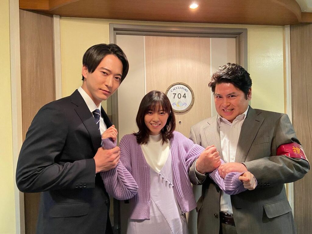 逮捕の瞬間ではありません
かわいいが渋滞の3人のオフショですっ

#西野七瀬
#浅香航大
#皆川猿時
#犯人確保
#なのか
#かわいこちゃんの取り合い
#なのか...