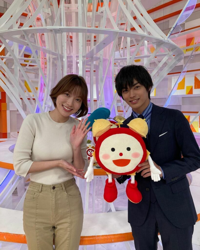 #神尾楓珠 さん
『めざましテレビ』のエンタメプレゼンター初回、無事に終了
#阿部華也子 さんとホッと一息です
#顔だけ先生
#めざましくん...