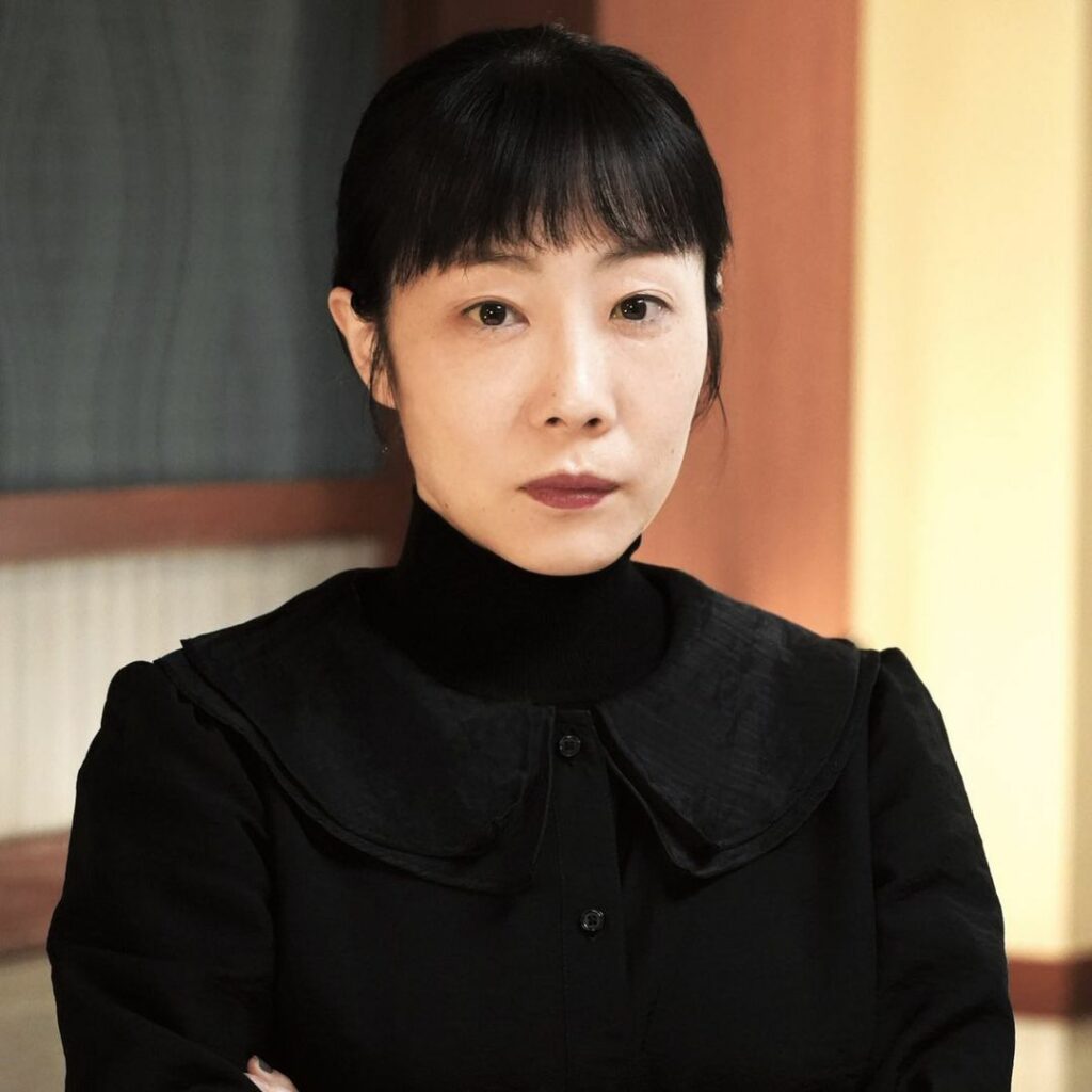 【キャラクター紹介⑦】
711号室⌇木下あかね #山田真歩

独身。
実は作家で、住人のゴミを漁り動きを観察

#あなたの番です劇場版
#あな番
#ザワつく12...