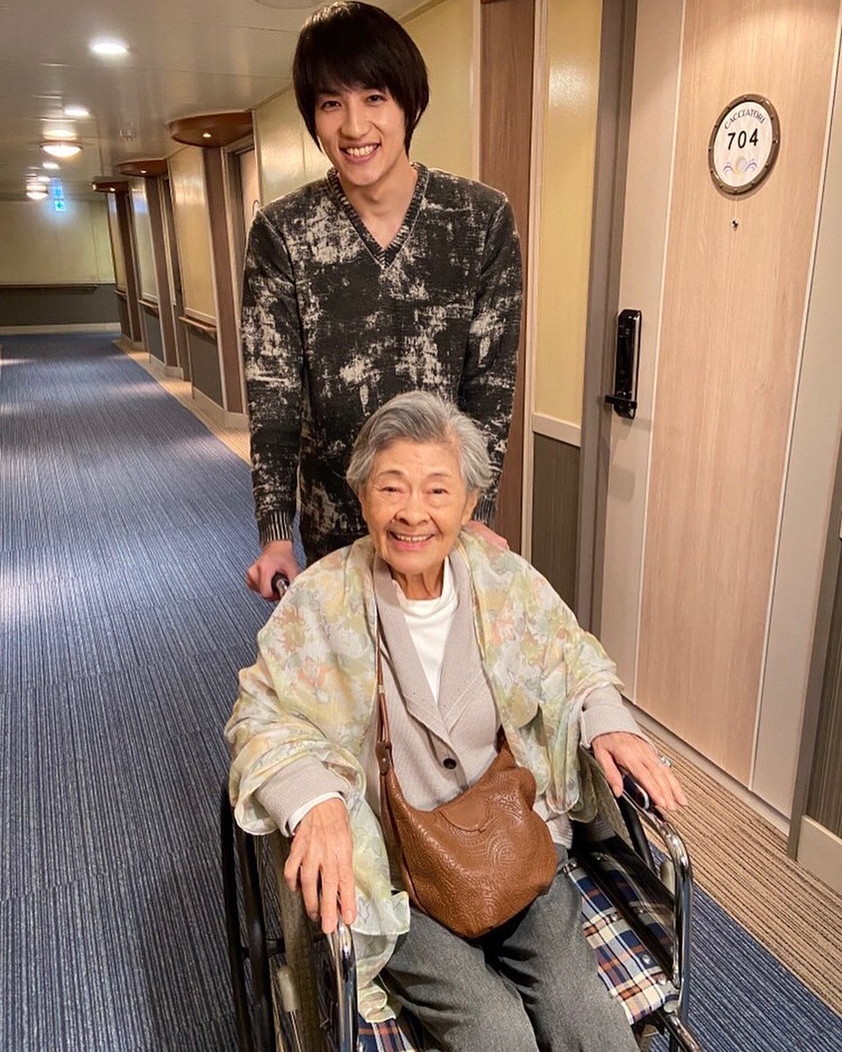 Ntv Anaban あなたの番です 誕生日 本日は江藤祐樹を演じる 小池亮介 さんのお誕生日です おめでとうございます 大方斐紗子 幸子さんと仲良し2ショット 映画でも Media Wacoca Japan People Life Style