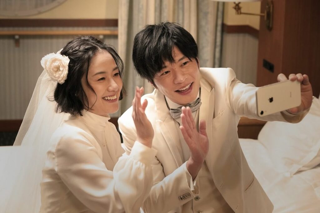 プロダクションノート

クランクインを迎えたのは、2020年12月10日。
菜奈ちゃん役の #原田知世 さんと翔太くん役の #田中圭 さんから撮影スタート
圭さ...
