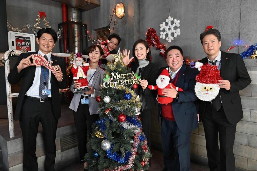 ＼メリークリスマス／

#キントリ の取調室も
クリスマス仕様に

素敵な1日をお過ごしください

#緊急取調室
#2022年1月3日よる9時
#天海祐希
#田...