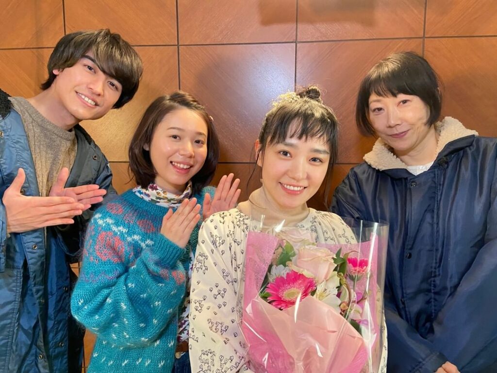 本日のクランクアップ写真は…
尾野幹葉役の #奈緒 さん

奈緒さんは「尾野ちゃんなので、どこまでが本当なのかぜひ考察してください」と
ドラマではストーリーをか...