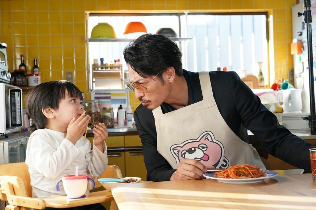 .
家族をしっかり守るのも
主夫の大事なお仕事なのです

#龍の目線が優しい
#極主夫道ザシネマ　
#大ヒット上映中
#玉木宏  @hiroshitamaki_...