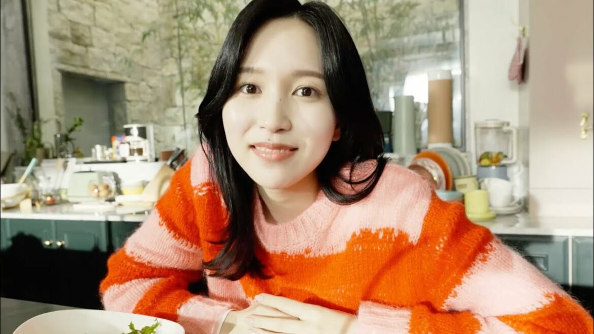 TWICEミナ、素顔で語る自分自身！新生活の本音を告白、プライベートなセルフ撮影のドキュメンタリー／SK-IIドキュメンタリー映像