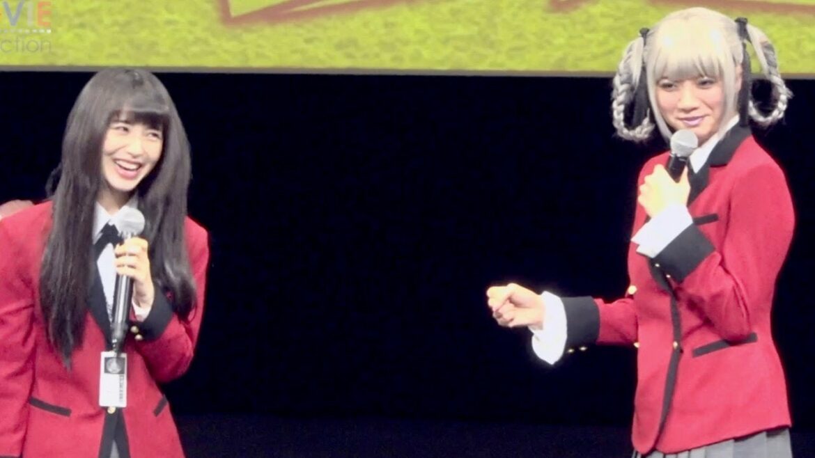 浜辺美波vs池田エライザのじゃんけん対決！その勝敗は？／『映画 賭ケグルイ』完成披露試写会