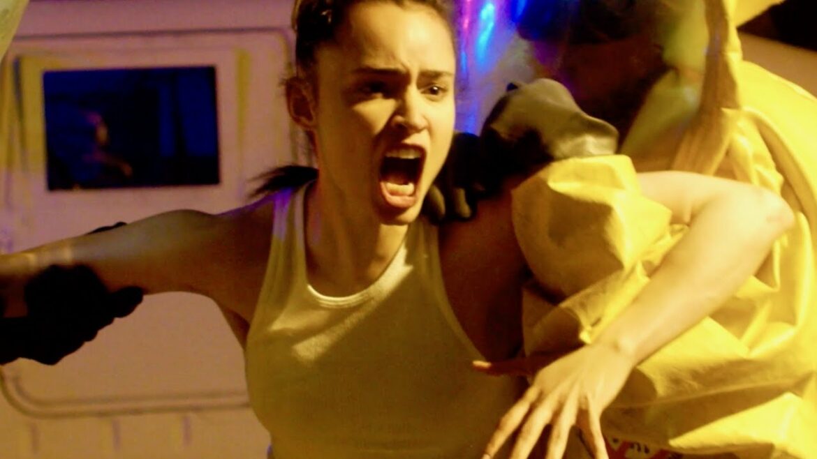 マイケル・ベイ製作！2024年、隔離を余儀なくされた世界に希望はあるのか？映画『ソングバード』予告編