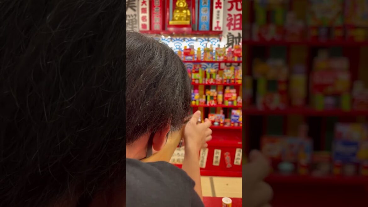 【TikTokで大バズり】イケメンな元自衛官の射的がエグい#テッパチ #バーンビーノ #shorts #起床ラッパ