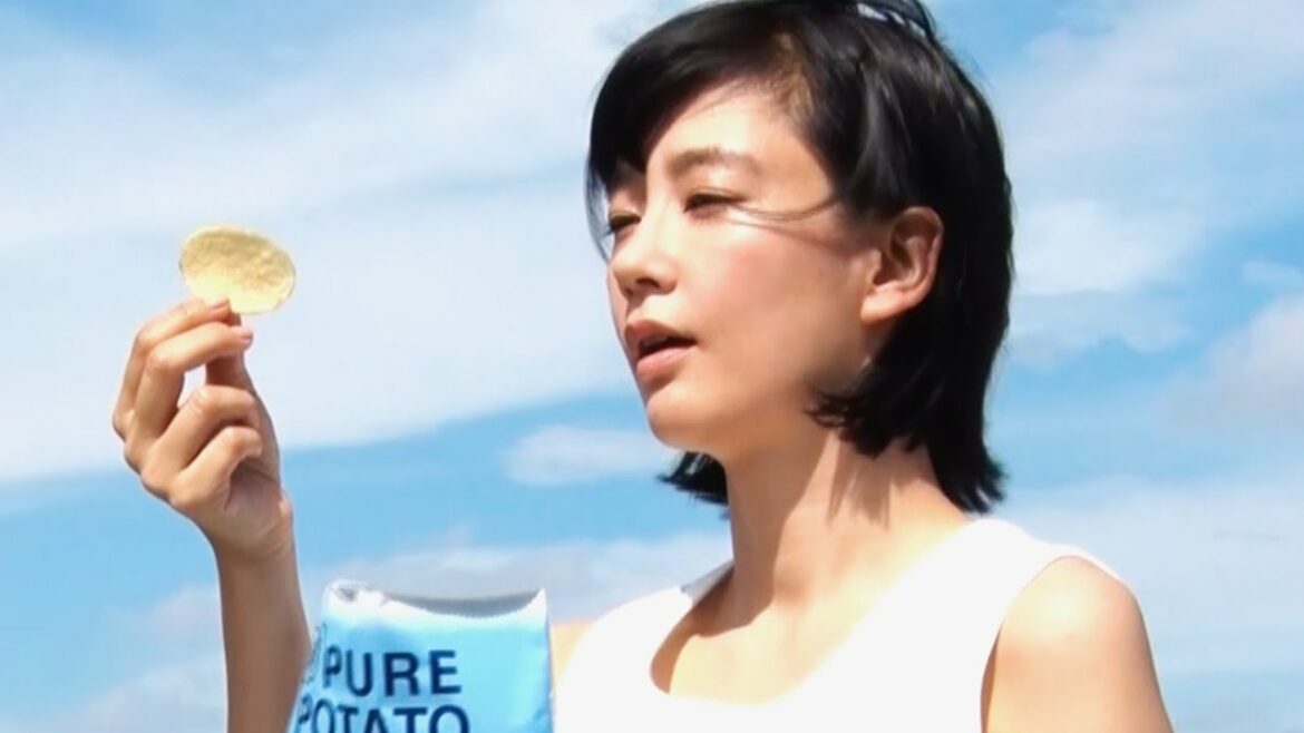 水川あさみ、夏空にバリッ！と響く美味しそうな音に監督絶賛／湖池屋「PURE POTATO 新・じゃがいも心地」CM＋メイキング＋インタビュー