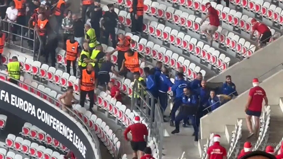 Ugly scenes ! OGC Nice VS Koln fans fight !!!! Nice-Köln fans fighting in Allianz Riviera: