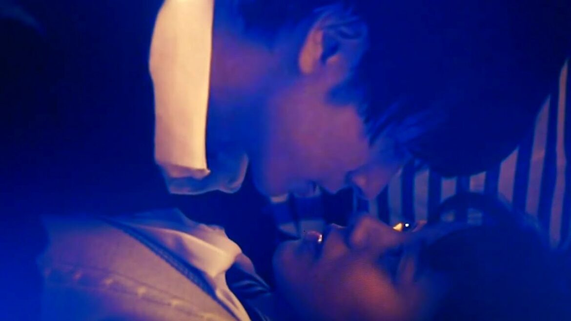 池田エライザの激しいキスシーン