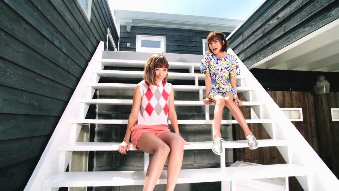 AAA / 「Wake up!」Music Video