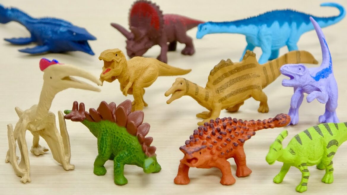 ミニ恐竜フィギュアがいっぱい入ってる♪ 読んで遊んで詳しくなる 恐竜フィギュア図鑑 Z