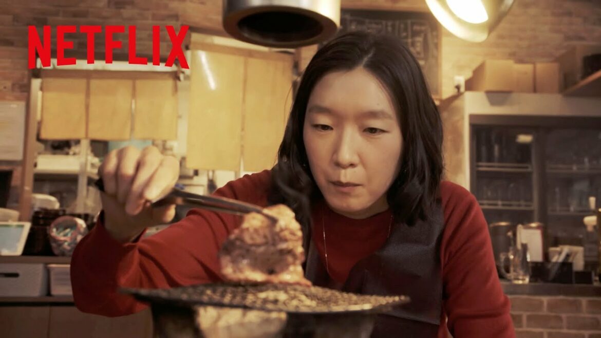“センマイ刺し”から注文 - 肉と向き合う女子のソロ焼肉 | ソロ活女子のススメ | Netflix Japan