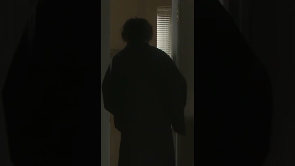 女神の教室 1話！紙束を投げつけた！嫌味な教師がいたんだ！