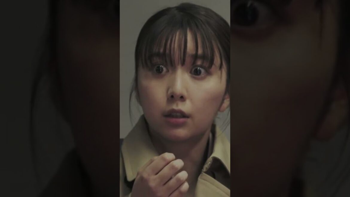警視庁アウトサイダー 1話！まるでキスしてるように見えた！