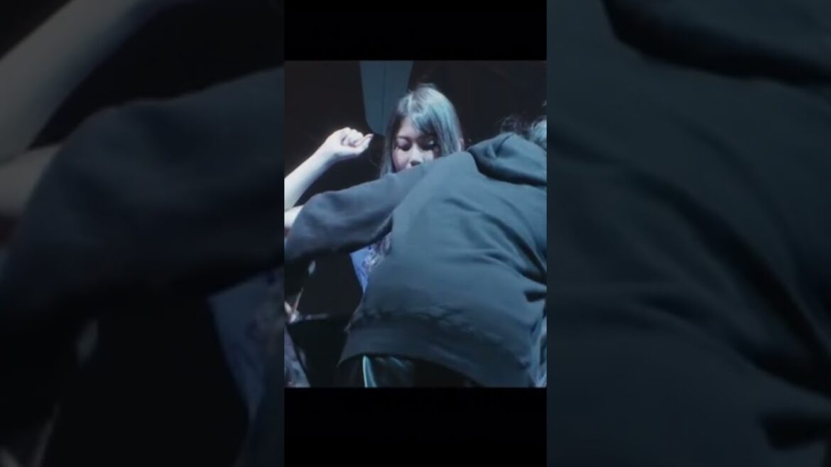 コルセットで膨らみを感じられる雨宮天さん