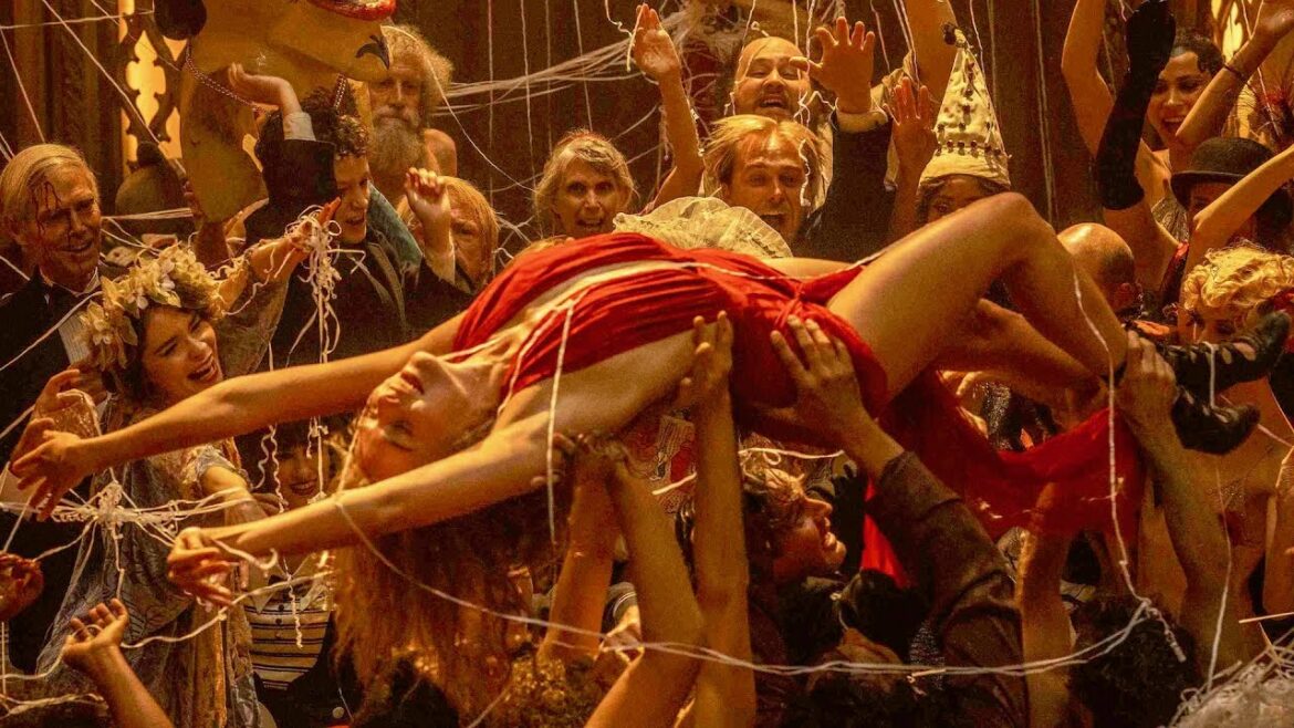 マーゴット・ロビーの妖艶に咲き乱れるダンスに目が離せない！映画『バビロン』本編映像＜オープニングアクト＞
