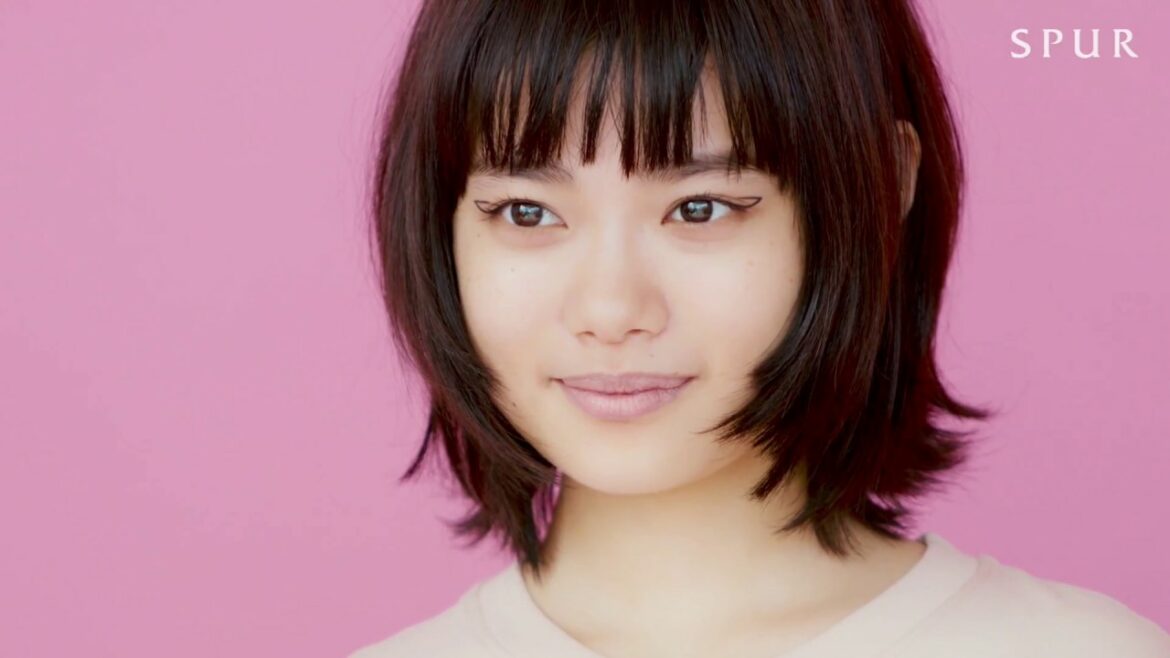 REDVALENTINO 杉咲 花と秘密の暗号