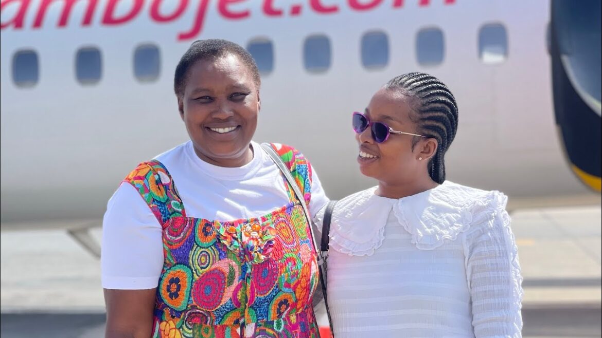MY BIRTHDAY IN DIANI🌴🌴 MUMS FIRST TIME IN A FLIGHT 🥰🥰