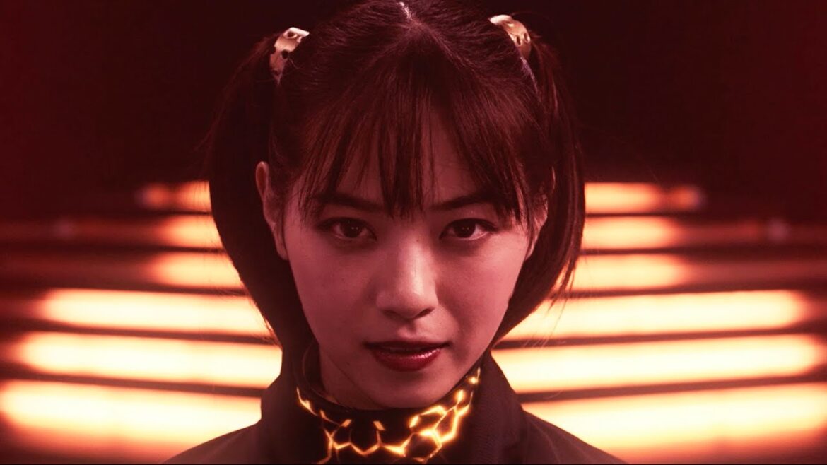 『シン・仮面ライダー』緑川ルリ子(浜辺美波)×ハチオーグ／ヒロミ(西野七瀬)キャラクター映像