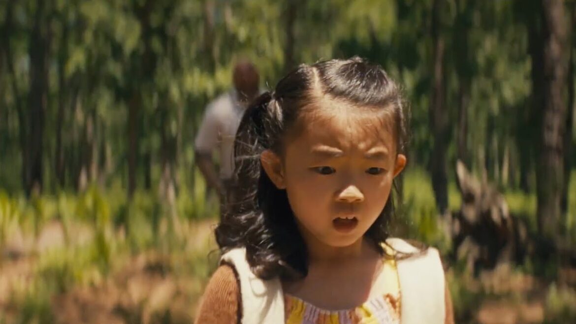 シャマラン監督最新作は家族愛と恐怖の終末スリラー／映画『ノック 終末の訪問者』特別映像