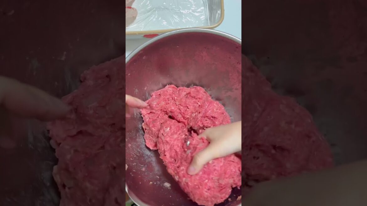 【🥩】ドラマ100よかの直木のハンバーグつくってみた　I tried making a hamburger for the drama. #shorts