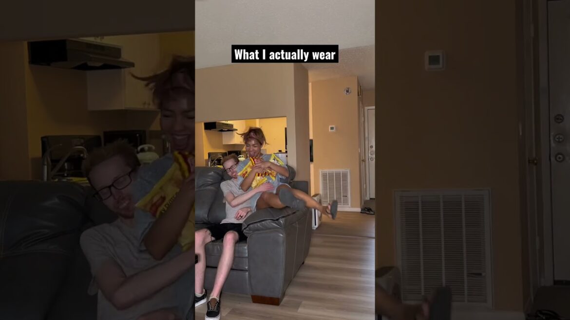 He's expecting too much 🤣#couple #comedy #youtubeshorts #comedyvideos #shorts