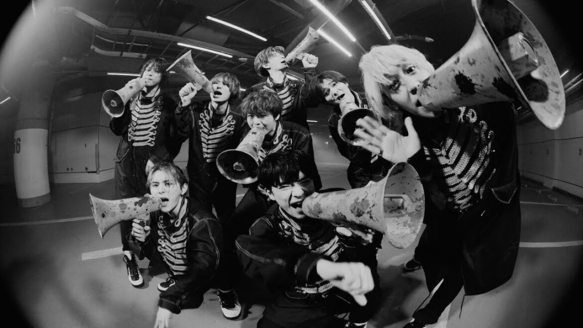 Hey! Say! JUMP - 群青ランナウェイ [Official Music Video]
