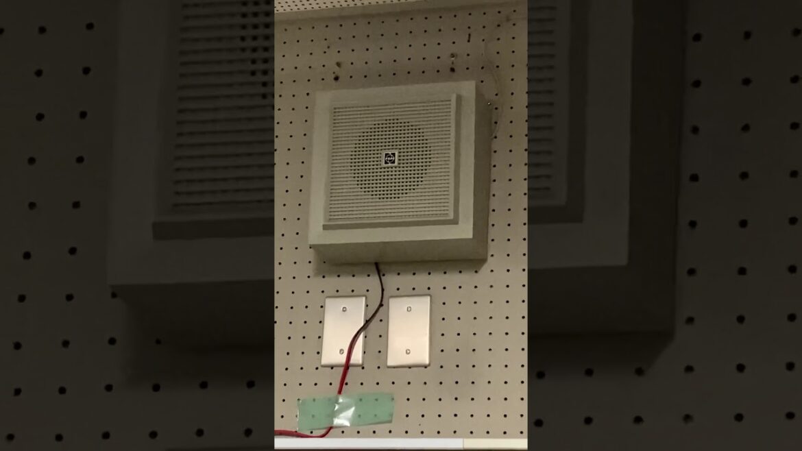 学校でソ連国歌を流してみた