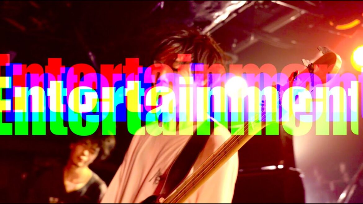 Akane Streaking Crowd - Entertainment【MV】