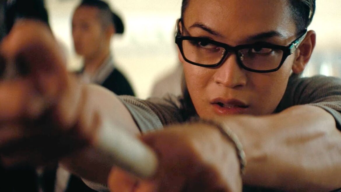 JO1與那城奨、特攻隊長として木刀で牽制／映画『OUT』本編映像