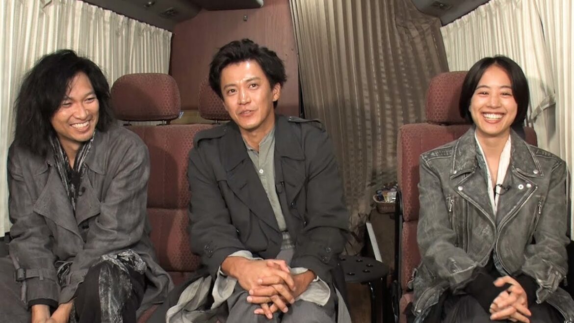 『鎌倉殿の13人』小栗旬＆青木崇高＆石橋静河がCM初共演！荒野での撮影に互いを気遣う「寒くない？」　三井住友カード新TVCM「Thinking Man 新世界」篇 メイキング＆インタビューも