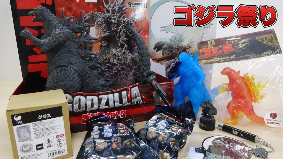 映画 ゴジラ-1.0が公開! 売店で気になるゴジラグッズを大量ゲット!