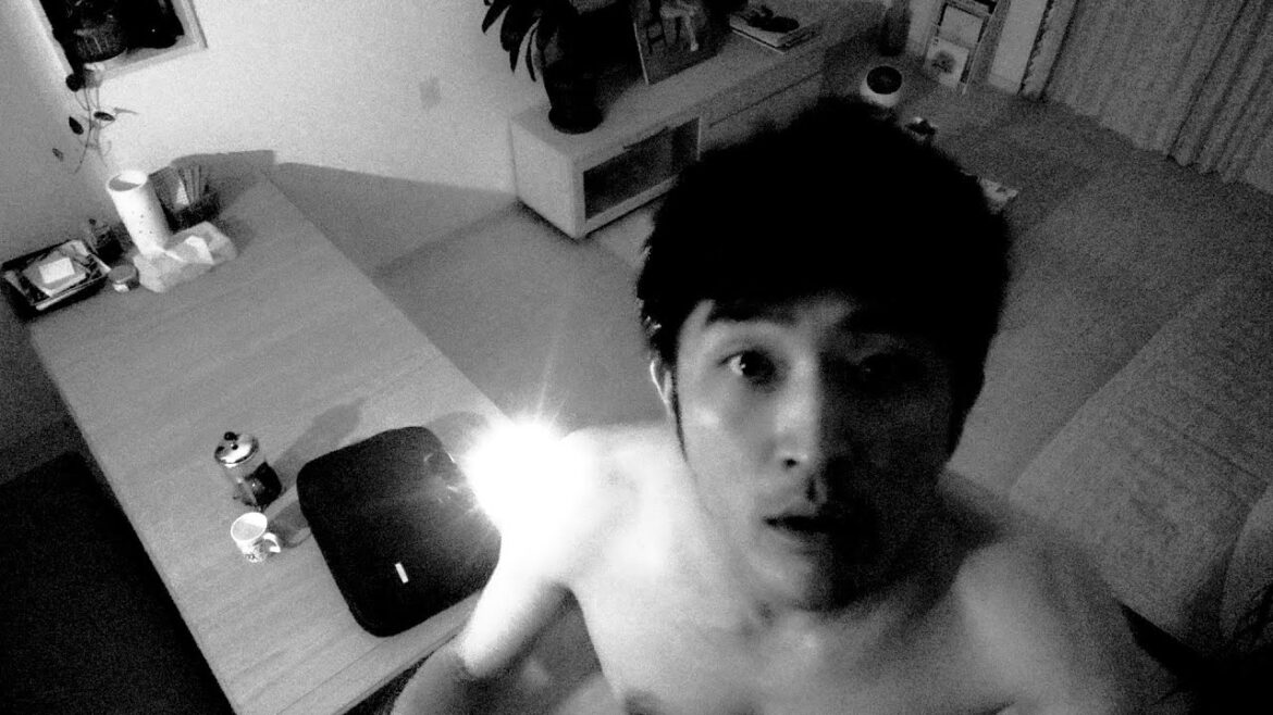 妻への疑念から 夫は隠しカメラを設置する/映画『ホゾを咬む』予告編 妻への疑念から 夫は隠しカメラを設置する/映画『ホゾを咬む』予告編