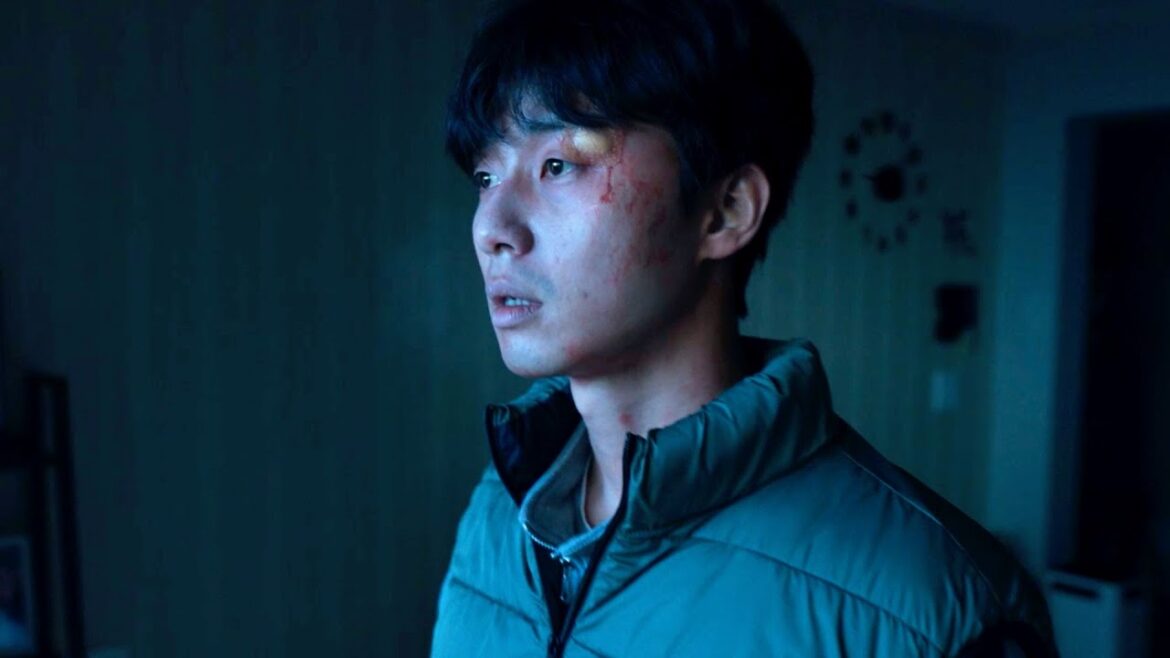 パク・ソジュン、まるで地獄のような光景に唖然／映画『コンクリート・ユートピア』本編映像