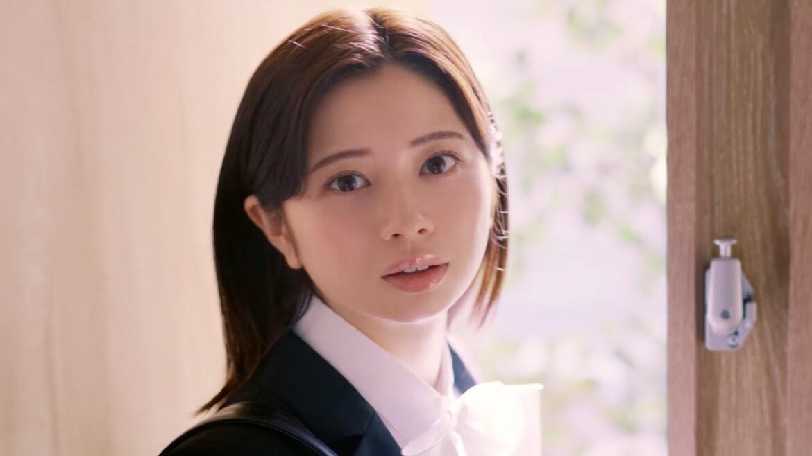 桜田ひより、入学式に向かう朝。CMソングは山崎まさよし『Eyes On You』／はるやま商事CM＋インタビュー＋メイキング