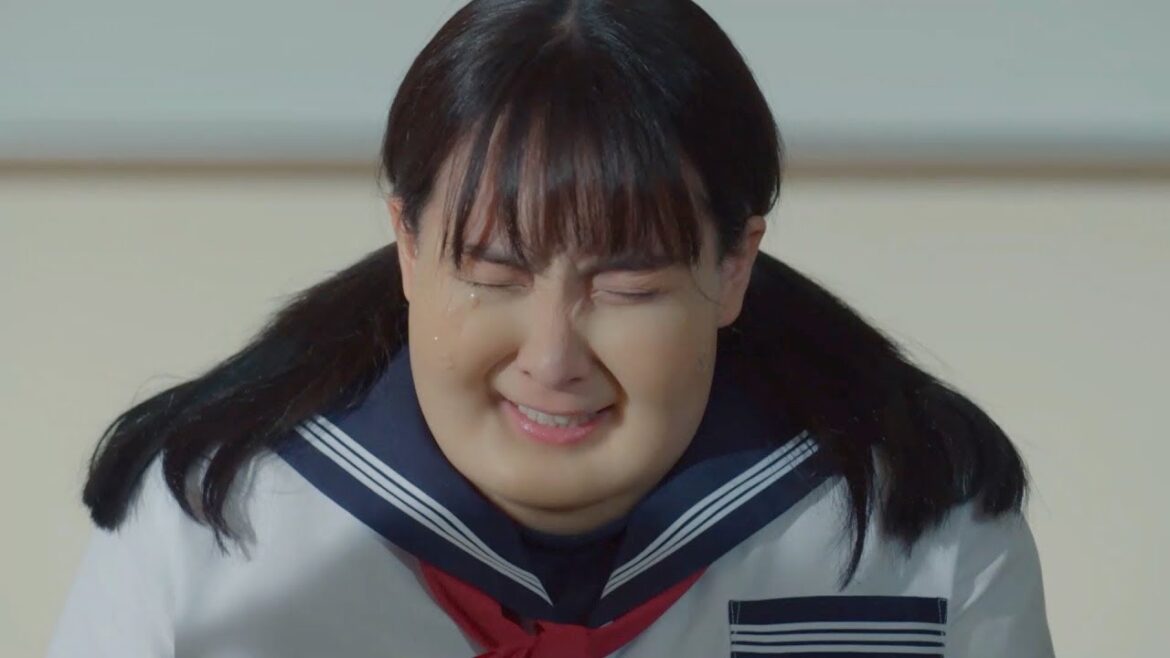 知英、ぽっちゃり体型から超絶美女に劇的変身!鈍感女子を巡る三角関係のドタバタ急展開ラブコメディ 映画『どすこい!すけひら』予告編 知英、ぽっちゃり体型から超絶美女に劇的変身!鈍感女子を巡る三角関係のドタバタ急展開ラブコメディ 映画『どすこい!すけひら』予告編