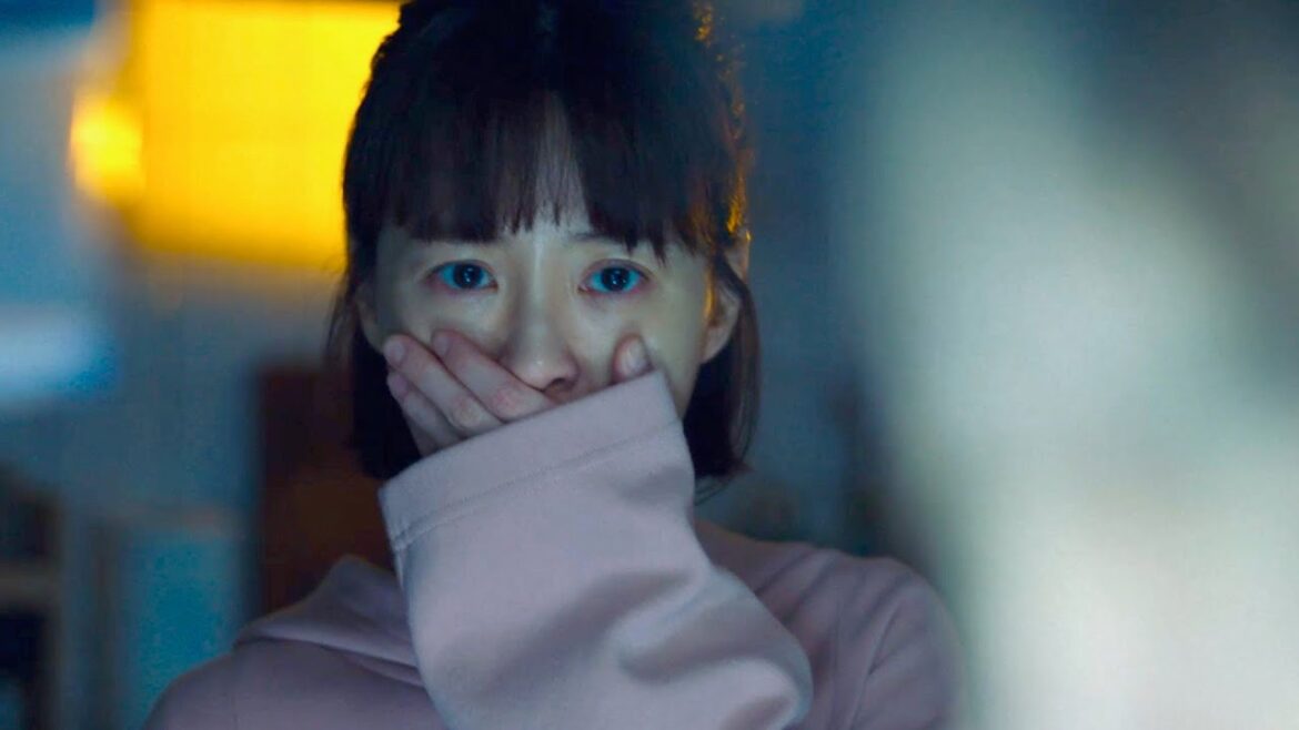 チョン・ユミ×イ・ソンギュン、隣で寝る夫が毎夜異常行動を繰り返す／映画『スリープ』予告編