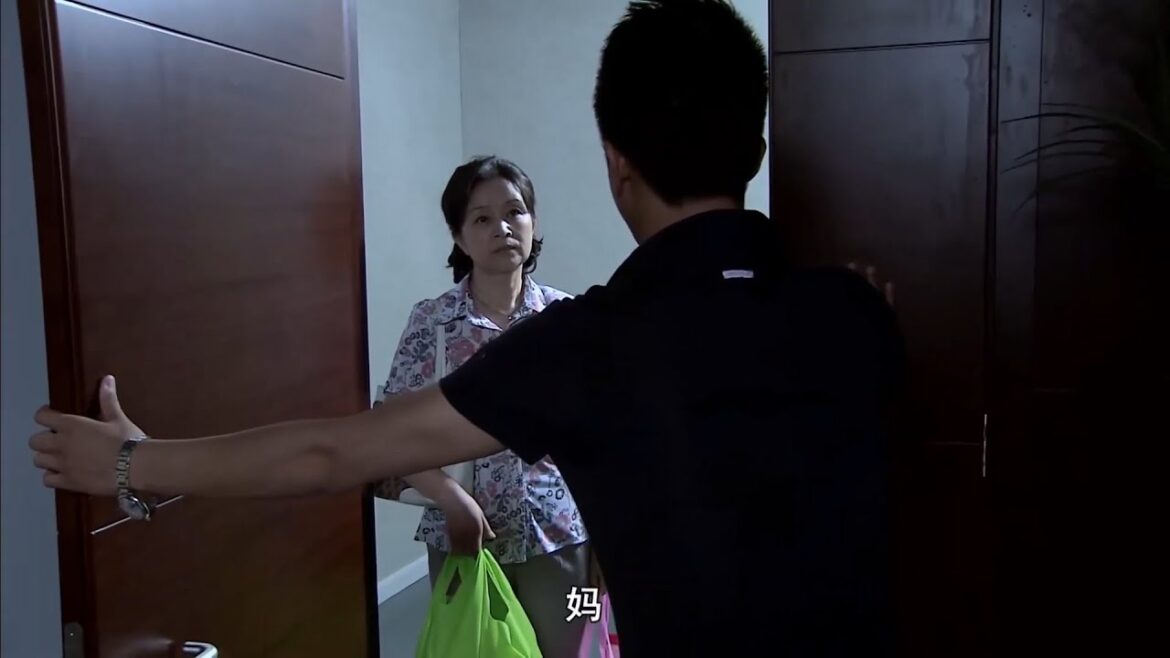 Movie！小三製造機會勾引男主，誰料他媽媽及時趕到！ #最新電影#古裝電影 #大陸電影 #職場電影