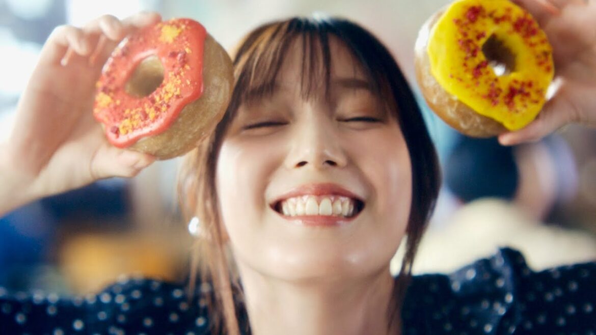 本田翼、甘いもの大好き！ドーナツ食べてニッコリ／ダイアンCM＋インタビュー＋メイキング