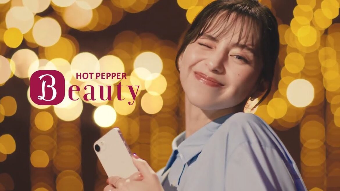 中条あやみ、ウインクがチャーミングなミュージカル風！LiLiCoも出演、ホットペッパービューティー CM