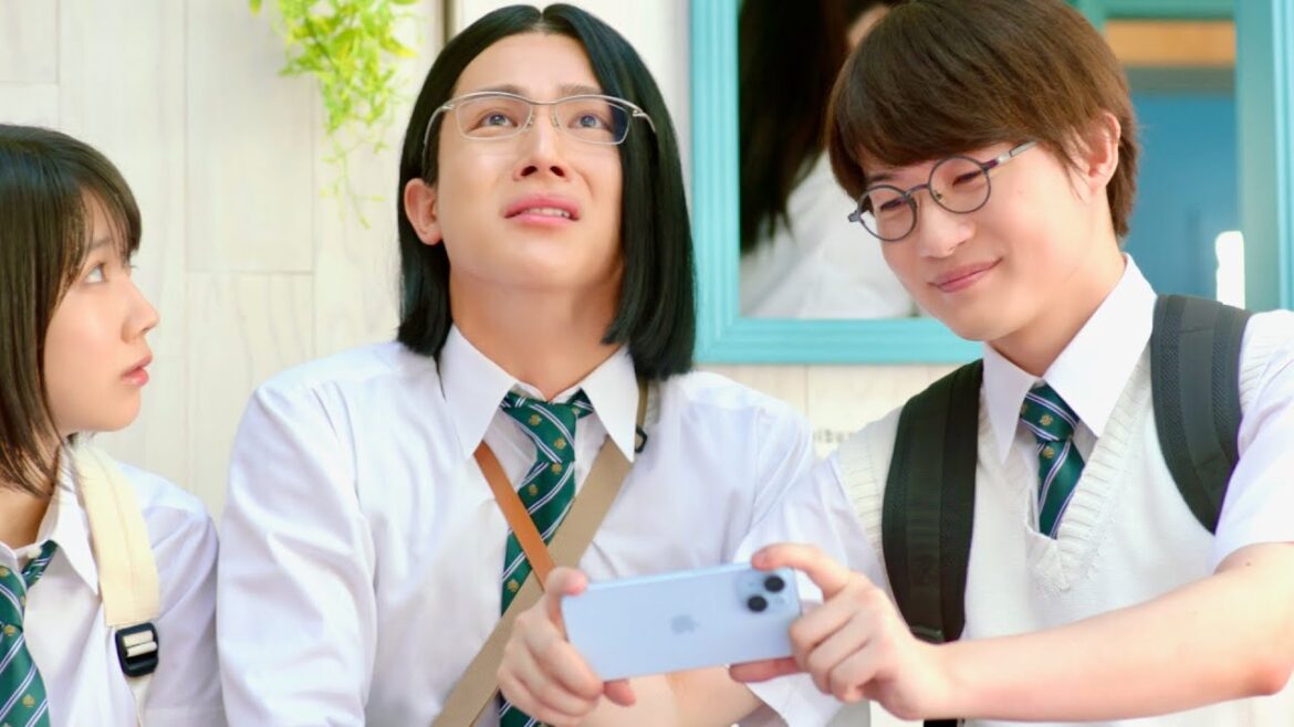 神木隆之介&中川大志、卒業も近いか!? 松本穂香&しなこが映えショット／au 意識高すぎ！高杉くん CM＋インタビュー＋メイキング